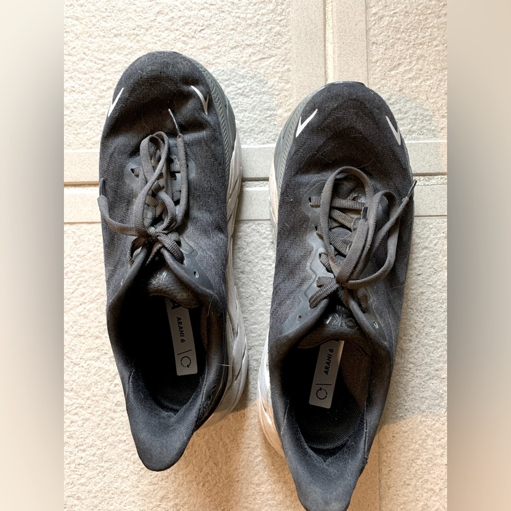Hoka Arahi 6 size 8